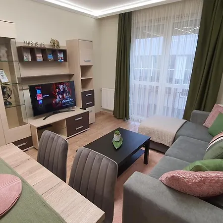 Ivett Maganszallashely-garazzsal Apartman *